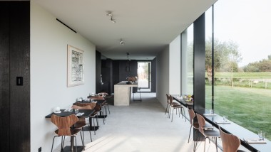 Kamer met terras van hotel The Bunkers