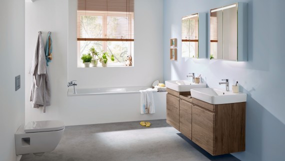 Renova-badkamer met badkuip Renova-badkamer met badkuip