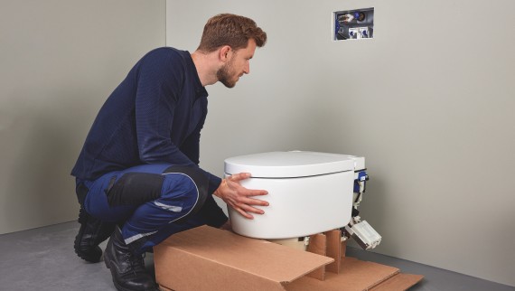 Installateur sanitaire avec Geberit AquaClean Sela Installateur sanitaire avec Geberit AquaClean Sela