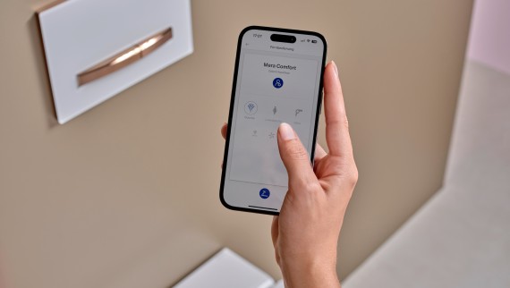Met een handige app kunnen gebruikers geselecteerde wc’s en andere badkamerproducten van Geberit bedienen Met een handige app kunnen gebruikers geselecteerde wc’s en andere badkamerproducten van Geberit bedienen