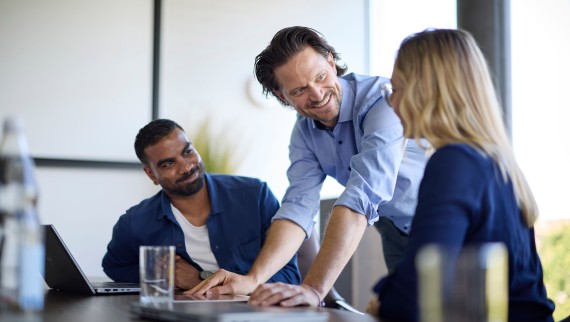 Werknemers in een meeting