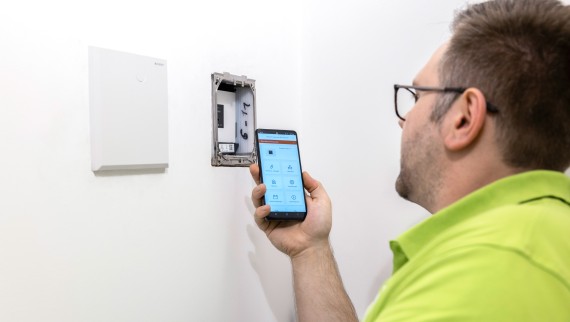 Sturing van de Geberit gateway via de Geberit Control app Sturing van de Geberit gateway via de Geberit Control app