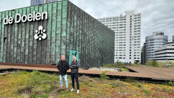 De twee architecten Dave Hoffers (rechts) en Carlo Bes in De Doelen