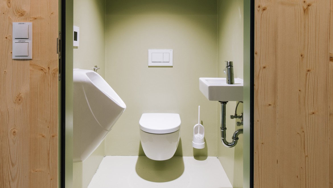 De badkamers zijn uitgerust met Geberit Renova Plan keramiek (© Christian Repnik) De badkamers zijn uitgerust met Geberit Renova Plan keramiek (© Christian Repnik)
