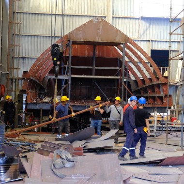 Le chantier naval ADA Yachting à Bodrum bourdonne d’activité. La construction d’un yacht nécessite de nombreux ouvriers qualifiés et s’étale sur au moins deux ans (© Serkan Ali Çiftçi)