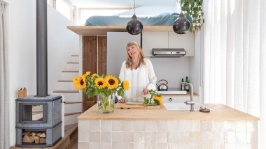 Marjolein Jonker des Pays-Bas dans sa Tiny House (© Chiela van Meerwijk)