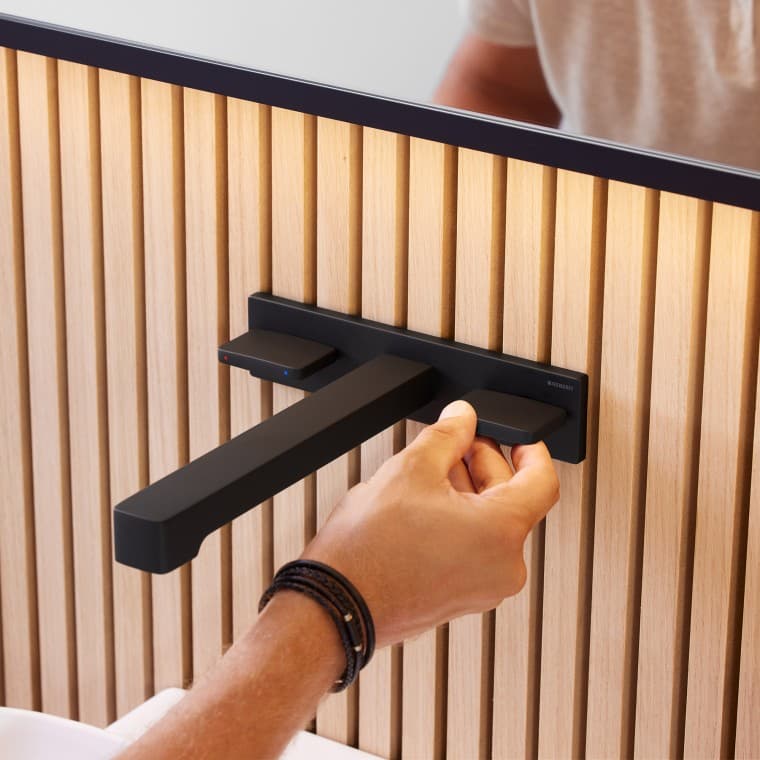 Geberit ONE zwarte kranen zijn in de mode (© Geberit) Geberit ONE zwarte kranen zijn in de mode (© Geberit)