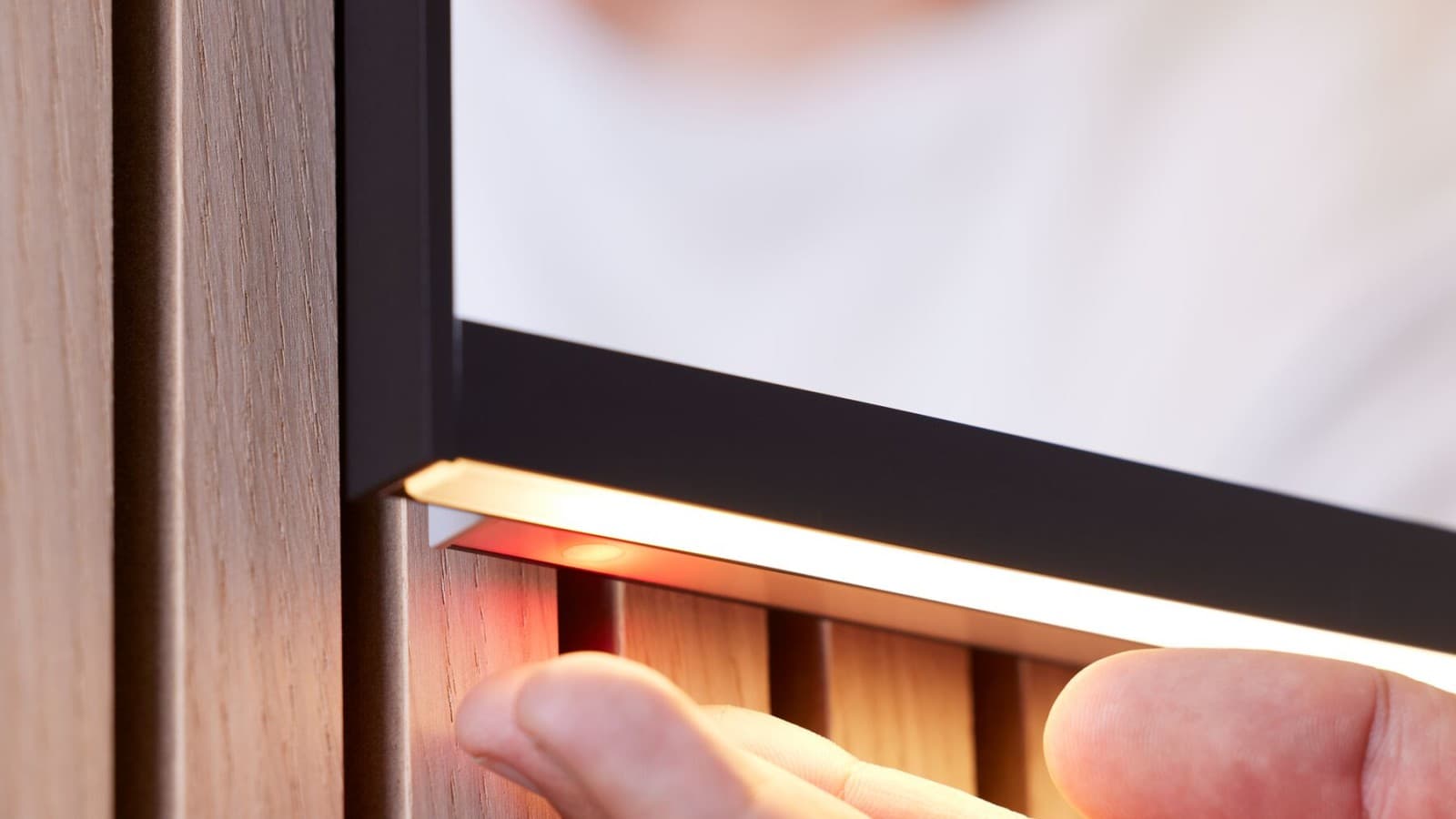 De anti-aandampverwarming kan handmatig worden geactiveerd (© Geberit) De anti-aandampverwarming kan handmatig worden geactiveerd (© Geberit)