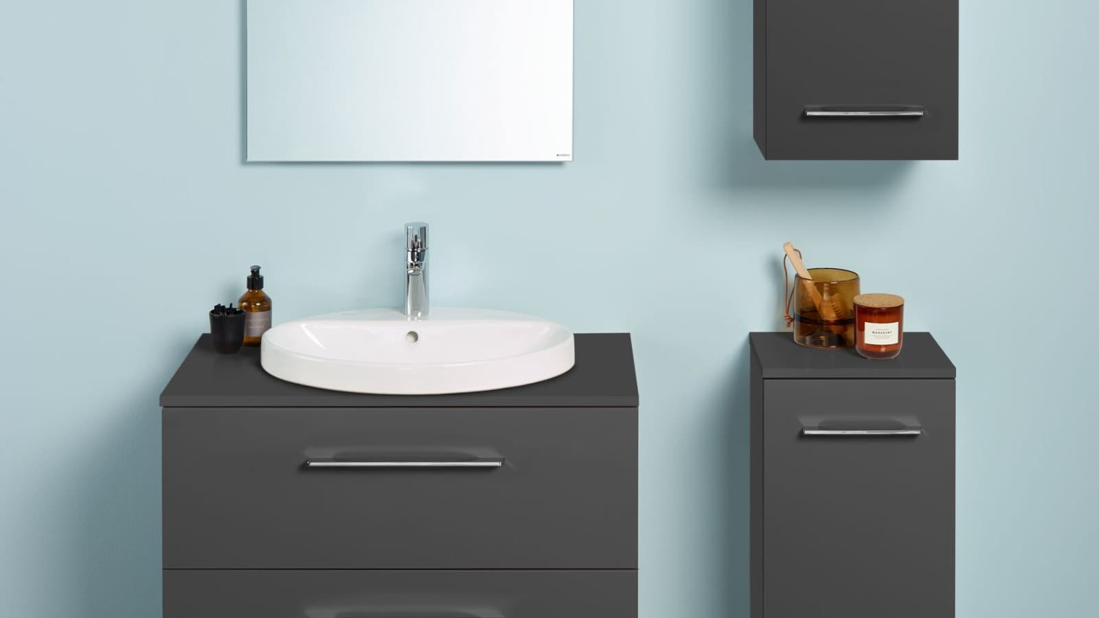 Option Basic spiegel 40cm gecombineerd met de Selnova badkamerserie Option Basic spiegel 40cm gecombineerd met de Selnova badkamerserie