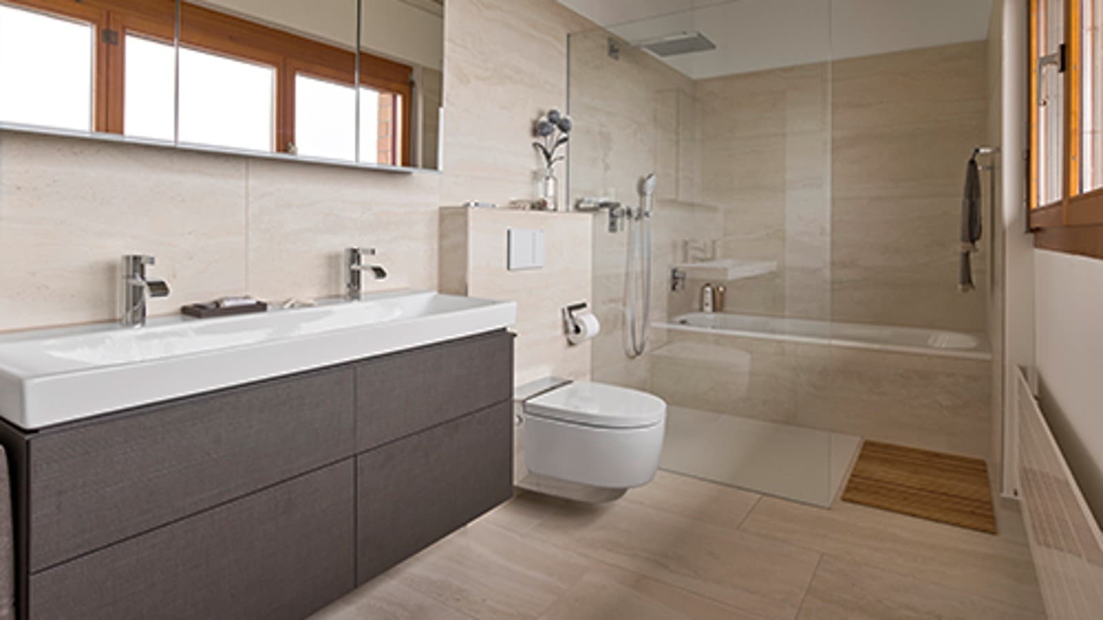 Badkamer met Geberit douche-wc na renovatie Badkamer met Geberit douche-wc na renovatie