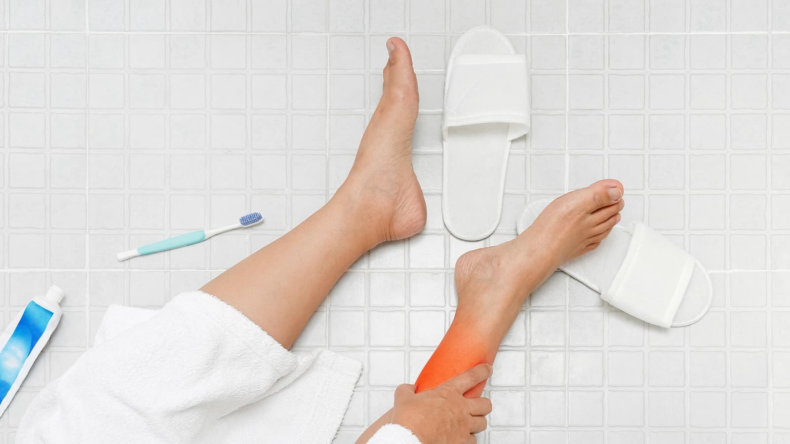 Gevaar voor vallen in de badkamer – het juiste materiaal maakt het verschil Gevaar voor vallen in de badkamer – het juiste materiaal maakt het verschil