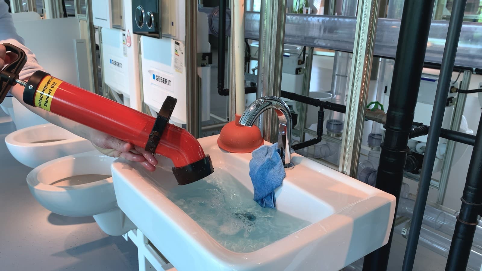 Een drukontstopper in gebruik Een drukontstopper in gebruik