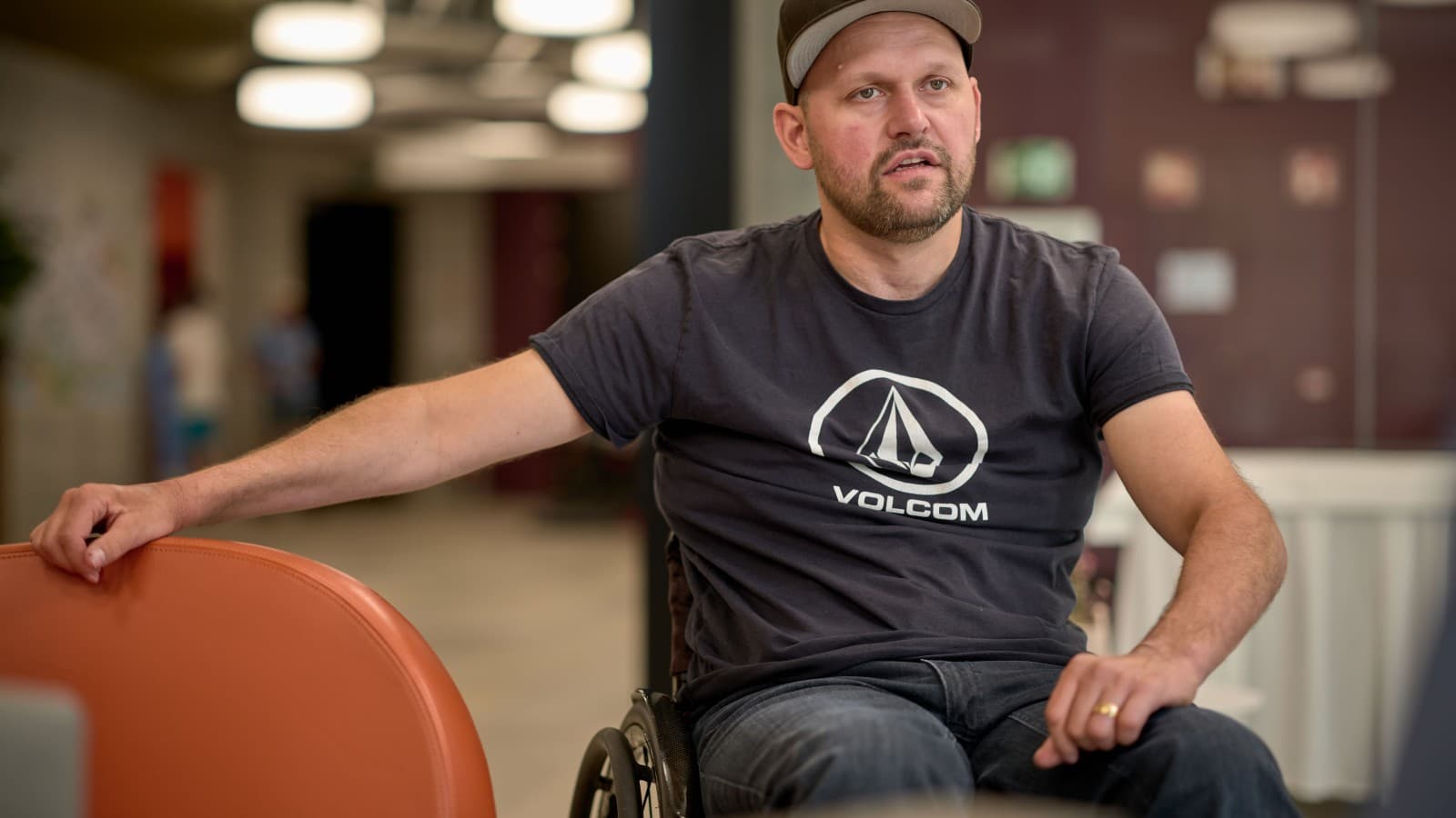 In gesprek met Peter Roos in het Zwitserse Centrum voor Paraplegie in Nottwil (© Ben Huggler) In gesprek met Peter Roos in het Zwitserse Centrum voor Paraplegie in Nottwil (© Ben Huggler)