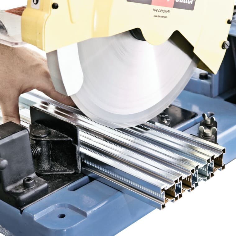 Eenvoudig snijden van Geberit GIS profielen Eenvoudig snijden van Geberit GIS profielen