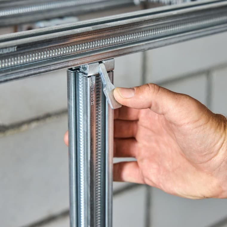 Bevestiging zonder gereedschap Bevestiging zonder gereedschap