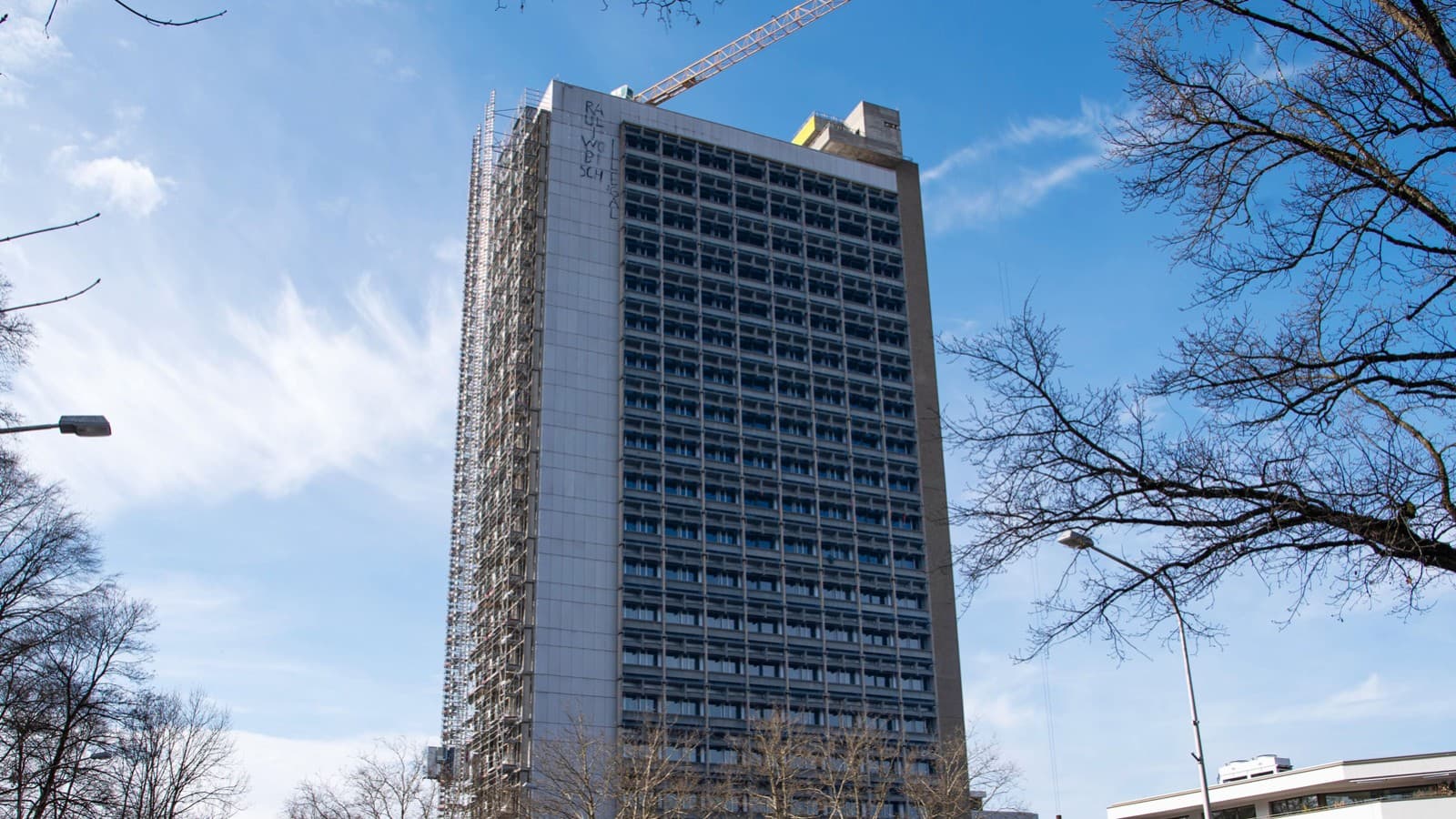 Renovatie van toren OMU 93 in Bern, Zwitserland Renovatie van toren OMU 93 in Bern, Zwitserland