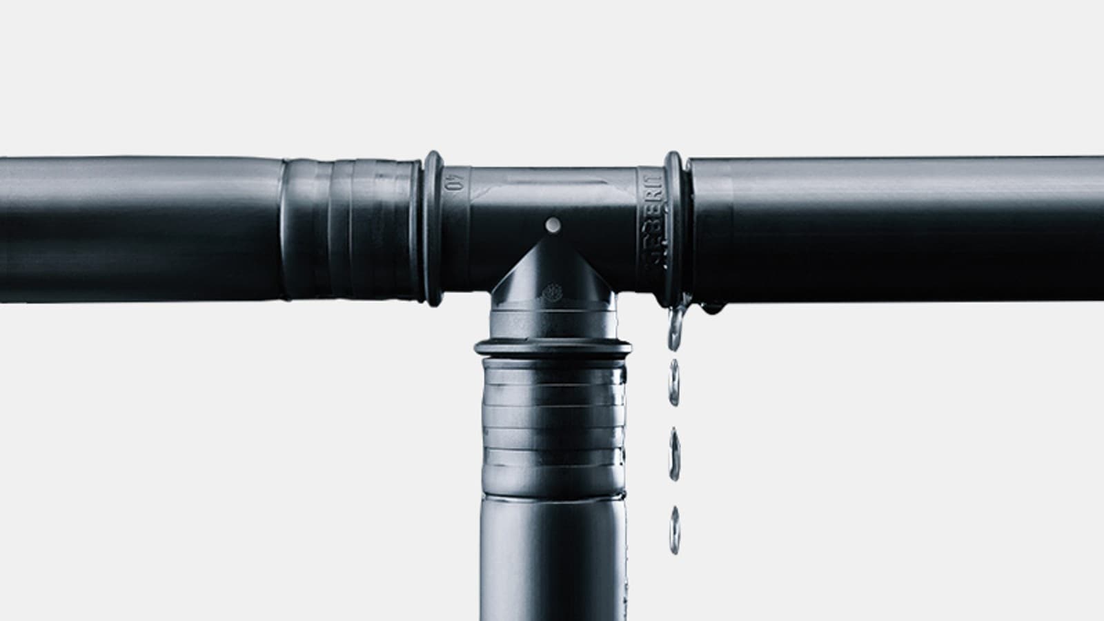 Niet-verperste Geberit Mepla fittingen zijn duidelijk herkenbaar tijdens de druktest Niet-verperste Geberit Mepla fittingen zijn duidelijk herkenbaar tijdens de druktest